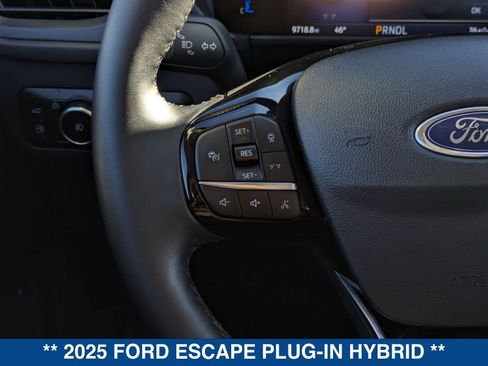 Certified 2025 Ford Escape PHEV image 25