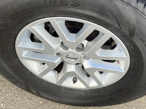 Used 2019 Nissan Frontier SV image 15