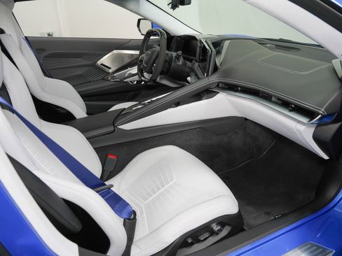 Used 2026 Chevrolet Corvette ZR1 w/ ZR1 Carbon Fiber Aero Package RWD image 2