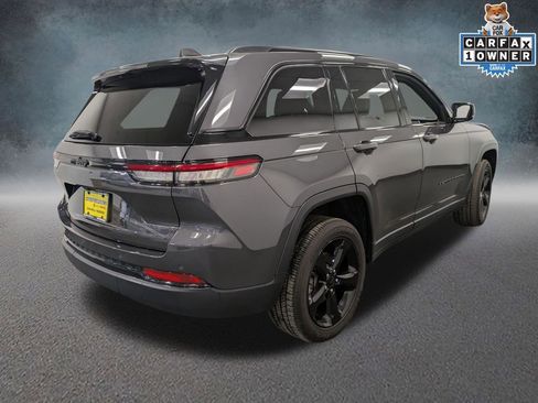 Used 2024 Jeep Grand Cherokee Altitude AWD/4WD image 6