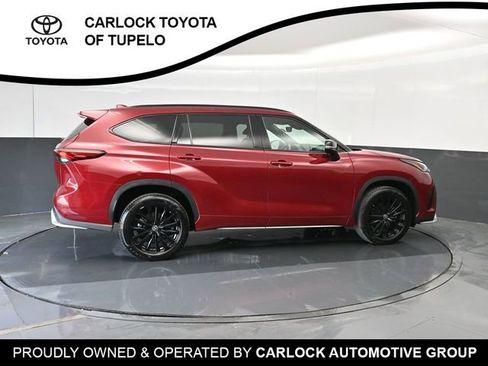 Used 2023 Toyota Highlander XSE AWD/4WD image 4