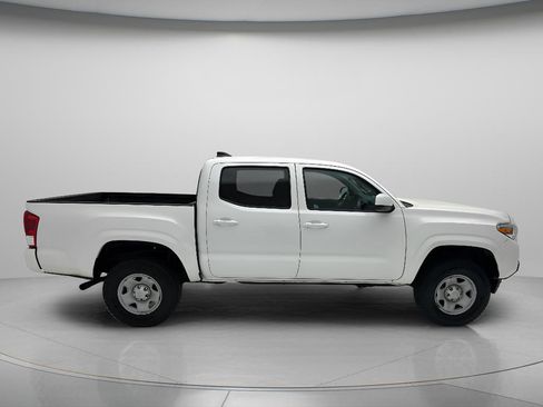 Used 2023 Toyota Tacoma SR AWD/4WD image 4