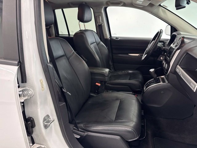 Used 2017 Jeep Compass Latitude AWD/4WD image 23