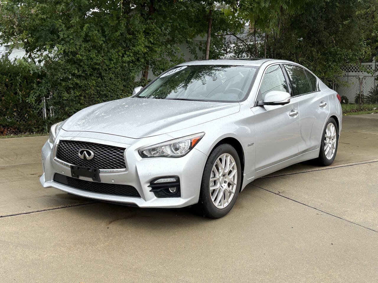 Used 2014 INFINITI Q50 Hybrid AWD w/ Deluxe Technology Package image 3