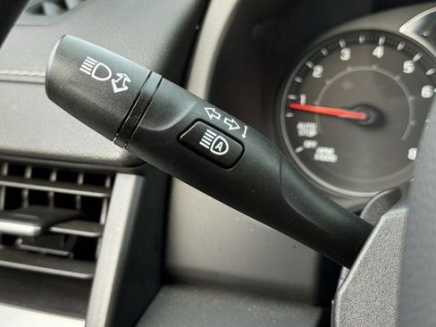 Used 2023 GMC Terrain SLE w/ Driver Convenience Package image 23