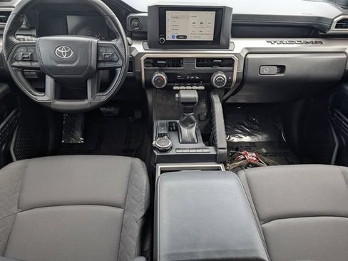 Used 2025 Toyota Tacoma SR5 AWD/4WD image 11