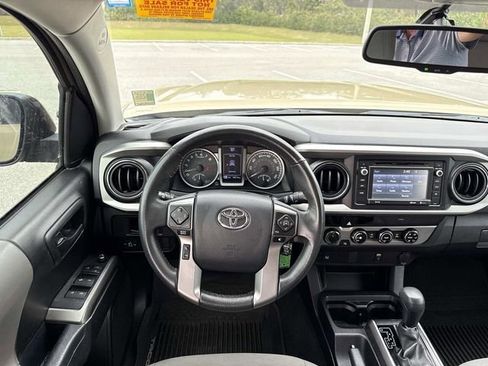 Used 2017 Toyota Tacoma SR5 image 13
