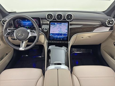 Used 2025 Mercedes-Benz GLC 350e 4MATIC image 12