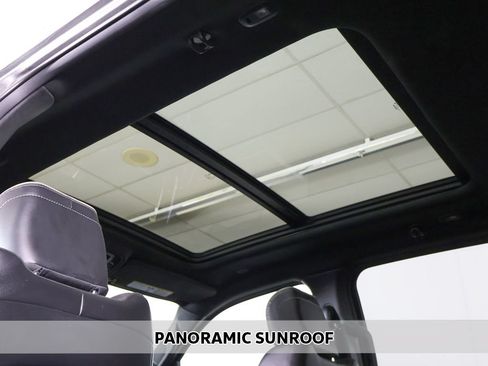 Used 2023 RAM 1500 Laramie AWD/4WD image 4