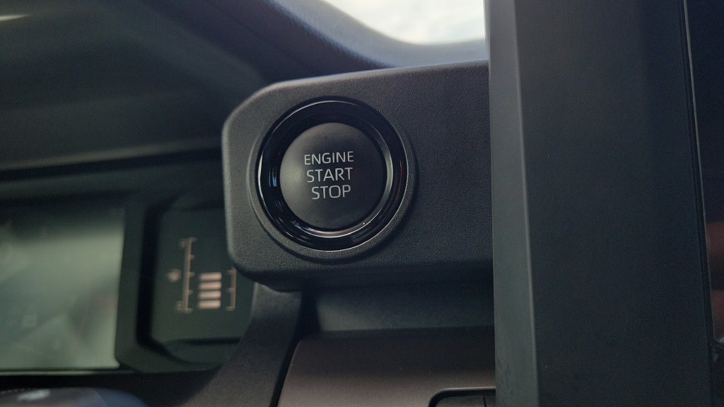 Certified 2025 Toyota Tacoma SR5 AWD/4WD image 22