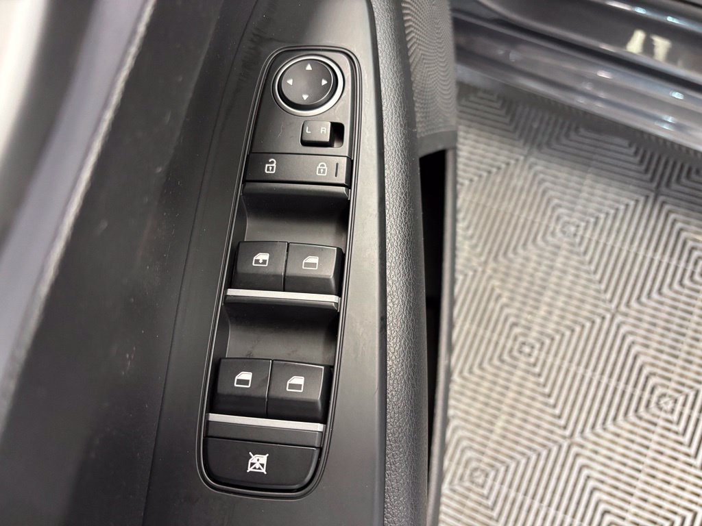Used 2022 Kia Forte LXS FWD image 22