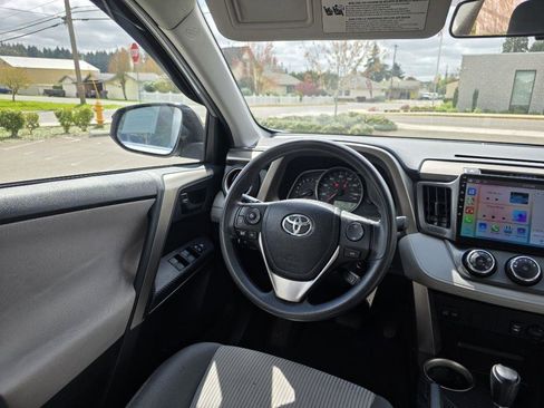 Used 2014 Toyota RAV4 LE image 10