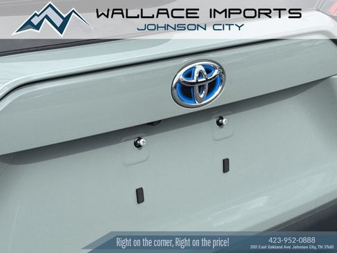 Used 2023 Toyota RAV4 XLE AWD/4WD image 10