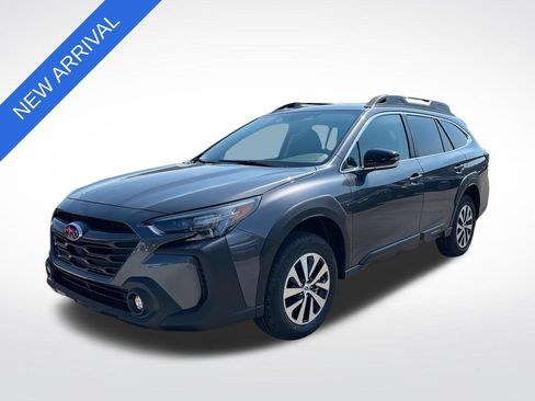 Used 2025 Subaru Outback Premium AWD/4WD image 7