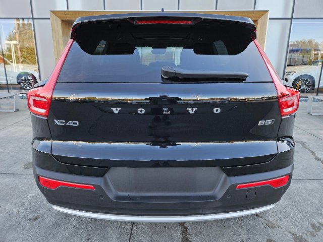 Certified 2024 Volvo XC40 B5 Plus w/ Protection Package Premier AWD/4WD image 6