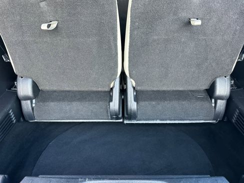 Used 2017 Ford Explorer Platinum image 17