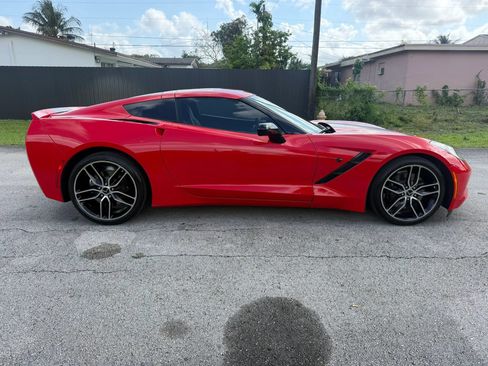 Used 2017 Chevrolet Corvette Stingray Coupe RWD image 3