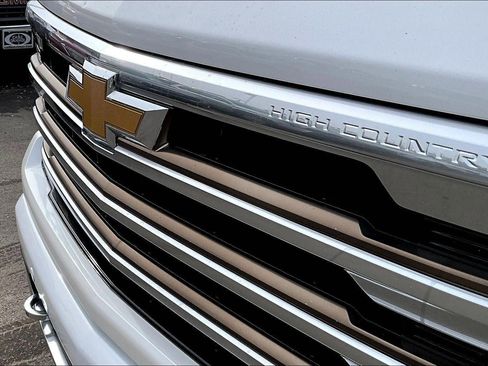 Used 2022 Chevrolet Silverado 1500 High Country w/ High Country Premium Package image 29