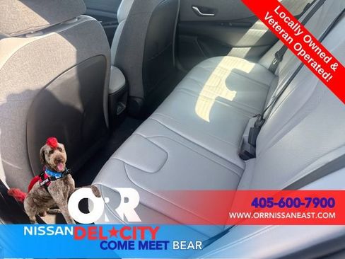 Used 2025 Hyundai Elantra Limited FWD image 10