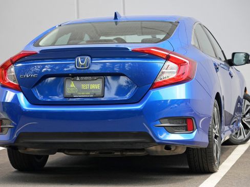 Used 2017 Honda Civic EX-T image 4