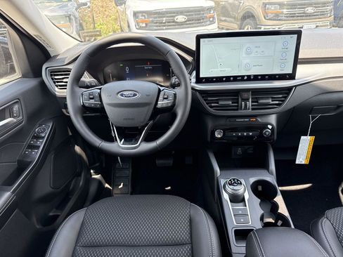 New 2025 Ford Escape PHEV image 13