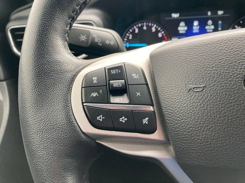 Used 2023 Ford Explorer XLT w/ Equipment Group 202A RWD image 16