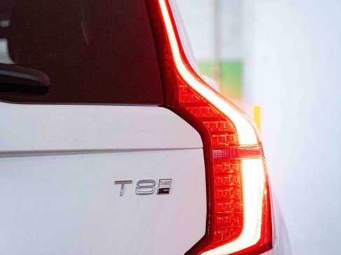 New 2025 Volvo XC90 T8 Core w/ Climate Package image 6