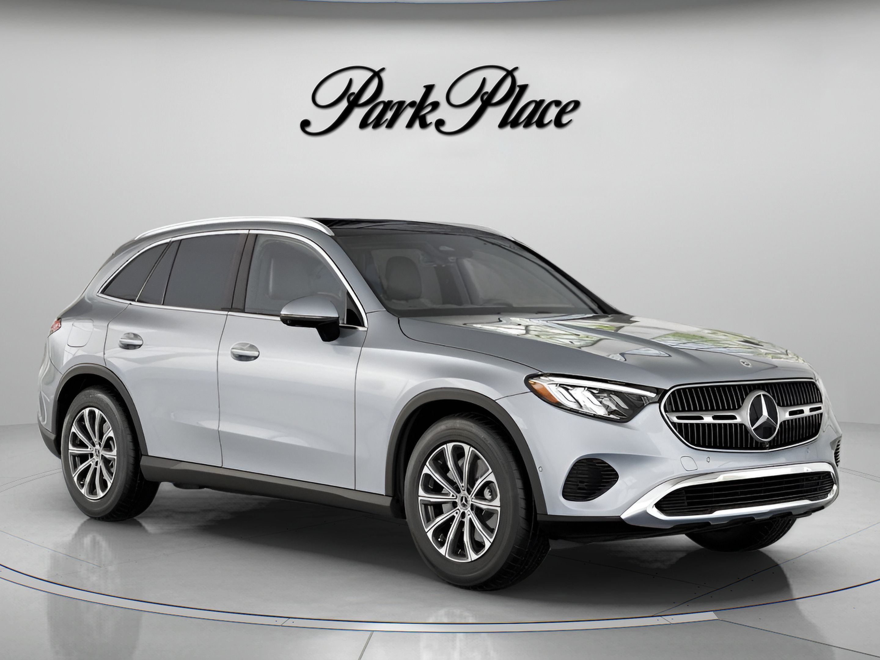 Used 2026 Mercedes-Benz GLC 300 4MATIC image 32