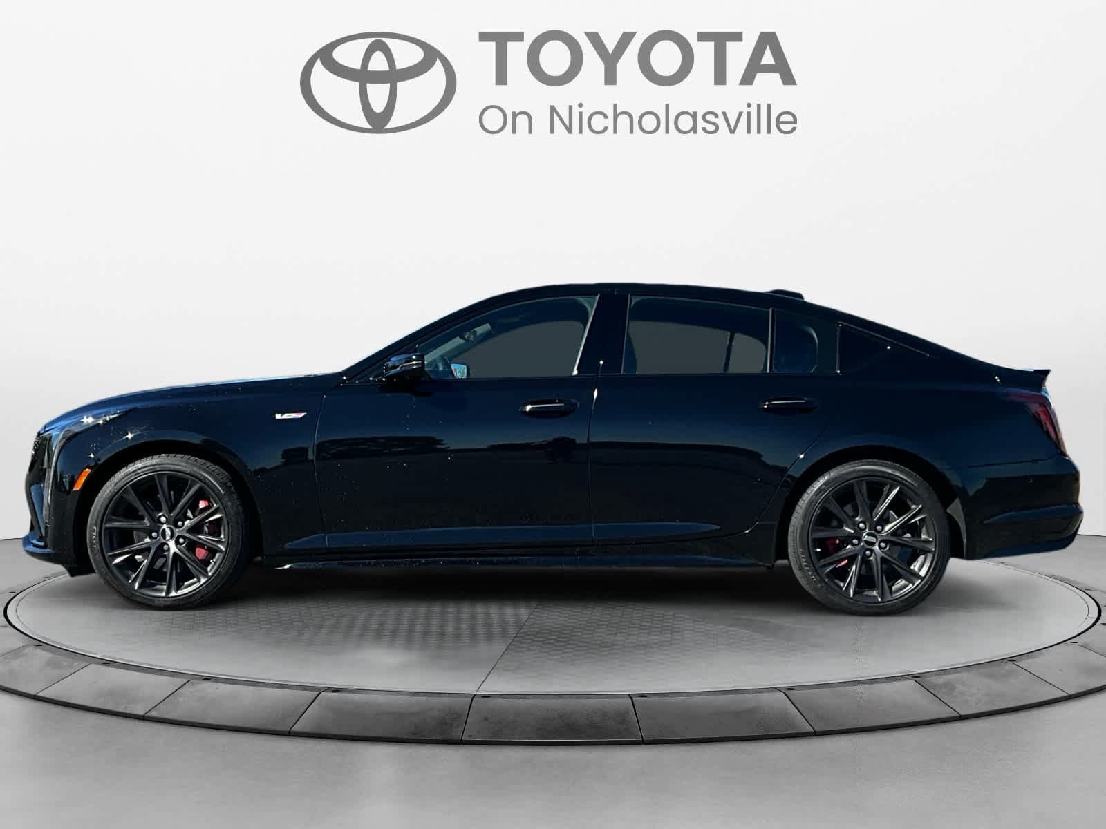 Used 2025 Cadillac CT5 V w/ Technology Package AWD/4WD image 2