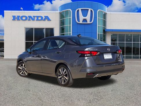 Used 2025 Nissan Versa SV image 5