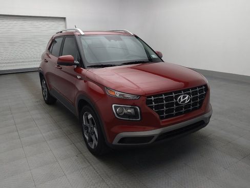 Used 2025 Hyundai Venue SEL FWD image 13
