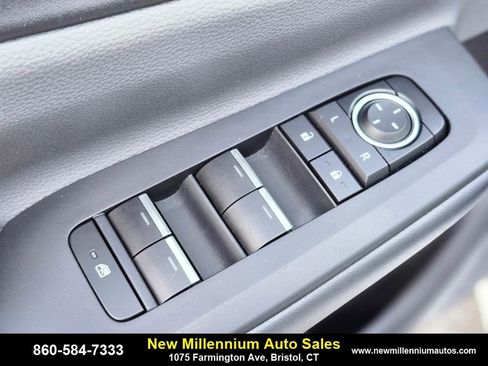 Used 2023 Toyota Prius Limited image 17