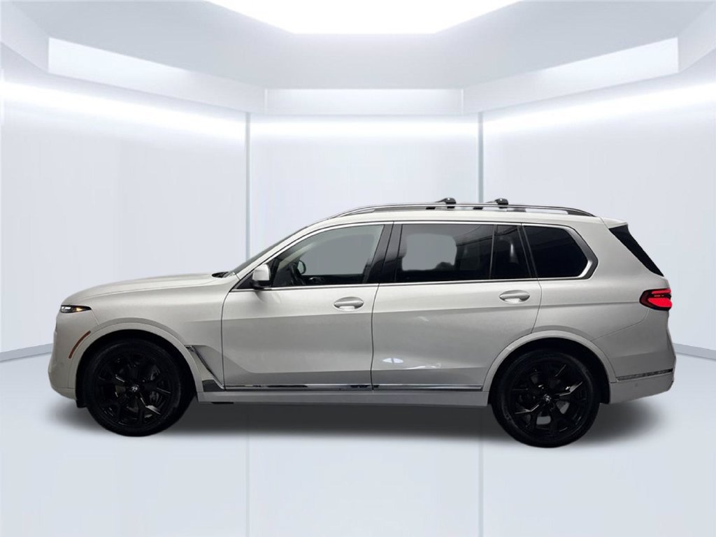 Used 2025 BMW X7 xDrive40i w/ Climate Comfort Package AWD/4WD image 2