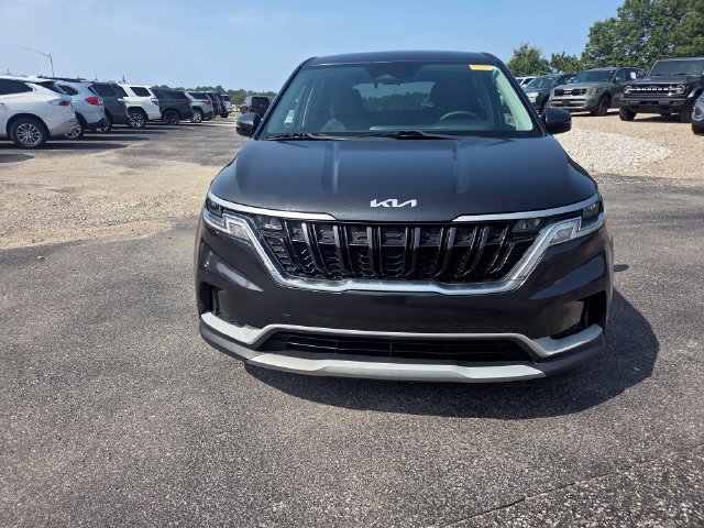 Used 2022 Kia Carnival LX FWD image 2