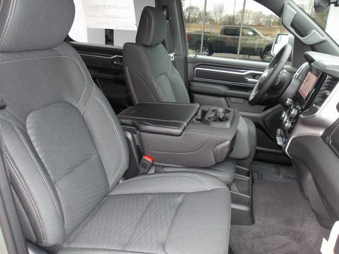 New 2026 RAM 1500 4x4 Crew Cab image 16