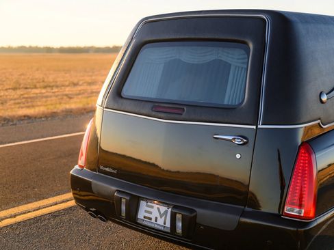 Used 2009 Cadillac DTS Hearse FWD image 66