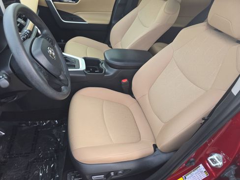 Used 2023 Toyota RAV4 XLE image 21