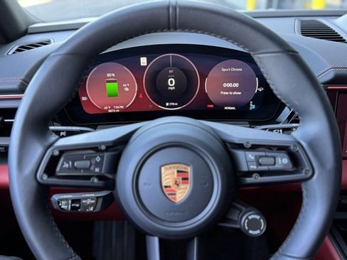 Certified 2025 Porsche Macan Electric image 20