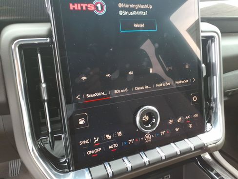 New 2026 GMC Yukon Elevation w/ Elevation Premium Package AWD/4WD image 13