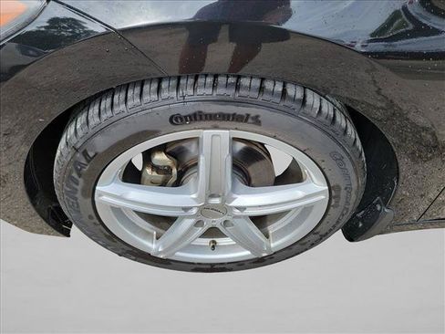 Used 2017 Hyundai Elantra Limited FWD image 9