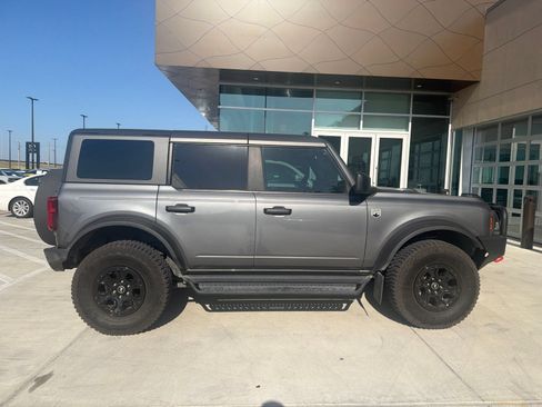 Used 2023 Ford Bronco Big Bend w/ Sasquatch Package AWD/4WD image 4