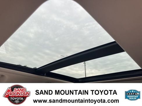 Used 2021 Ford Explorer Limited w/ Equipment Group 301A image 17