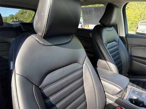 Used 2024 Ford Edge SEL image 13