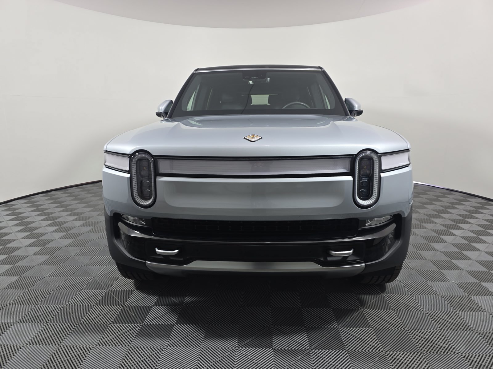 Used 2024 Rivian R1S Adventure Dual AWD/4WD image 8