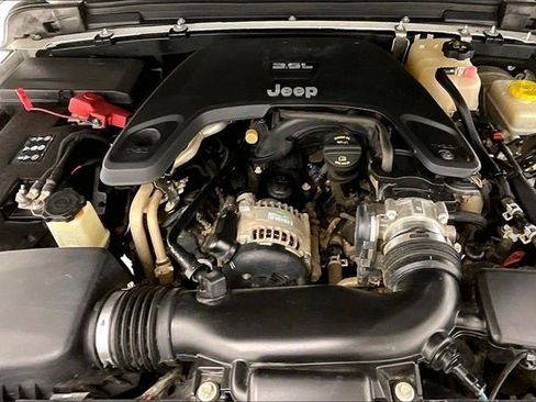 Used 2019 Jeep Wrangler Sport image 27