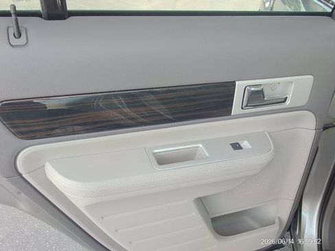 Used 2008 Lincoln MKX 2WD image 16