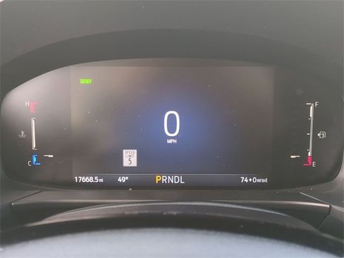 Used 2025 Ford Escape SE w/ Class II Trailer Tow Package image 22