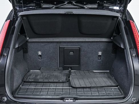 Used 2023 Volvo XC40 B5 Plus w/ Driver Assist Package image 30