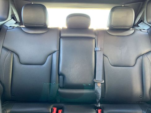 Used 2025 Jeep Compass Limited image 38