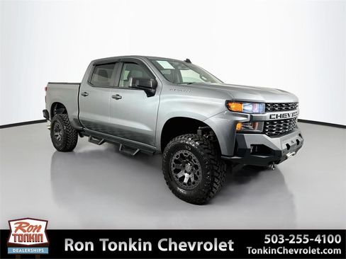 Used 2019 Chevrolet Silverado 1500 Custom w/ Custom Value Package AWD/4WD image 1